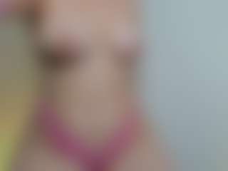 Live cam show with SaraMashmelo - Hairy Pussy on milfzrlive.com