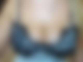 Live cam show with StacyYellig - Nipple Piercings on Fling VIP Chat
