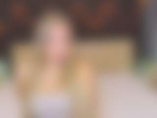 Live cam show with StacyYellig - Role Play on madthumbs