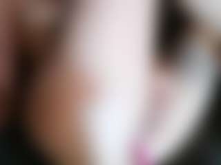 Live cam show with Sugarbutt - Petite on fuck-show.com