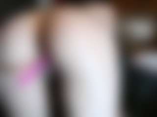 Live cam show with Sugarbutt - Shaved Pussy on testsause.com