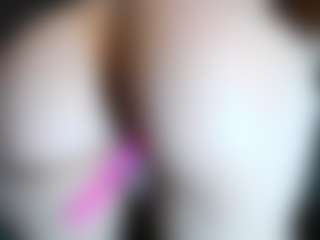Live cam show with Sugarbutt - Tease on chickslive.net
