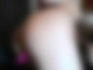 Live cam show with Sugarbutt - Brown Eyes on SquirtSoMuch
