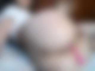 Live cam show with Sugarbutt - Fingers on Sweet Sext