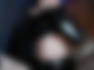 Live cam show with Sugarbutt - Petite on CamClone