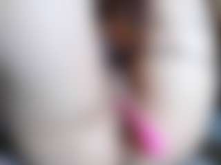 Live cam show with Sugarbutt - Shaved Pussy on StripNow