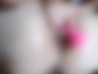Live cam show with Sugarbutt - Fingers on madthumbs