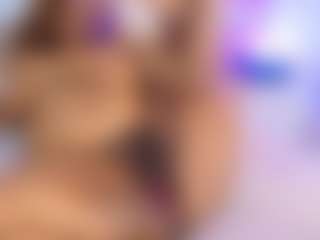 Show live cam dengan Your_big_ebony_goddess - Living Room di Camsoda