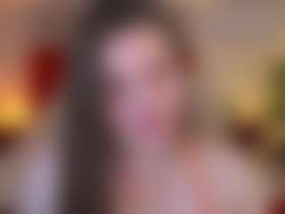 Live cam show with EmmyCharm - Latina on CamwithHer