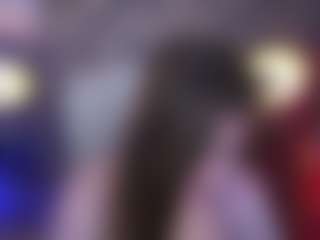 Live cam show with EmmyCharm - Bikini on luckytryst.com