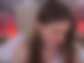 Live cam show with EmmyCharm - Facial Piercings on Chatstar