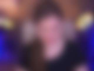 Live cam show with EmmyCharm - Camel Toe on AdultVida.com