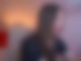 Live cam show with EmmyCharm - Petite on Cam Slut