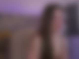 Live cam show with EmmyCharm - Petite on Camsoda