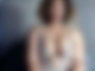 Live cam show with PlatnumBoobsxx - Middle Aged on hornycams.live