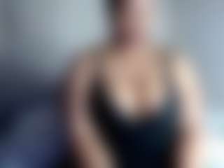 Live cam show with PlatnumBoobsxx - Middle Aged on TeamSkeetLive