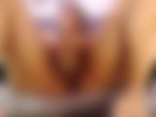 Live cam show with Sally-Harper - Amateur on Camsoda