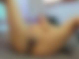 awesome-jolie's Live Sex Cam Show