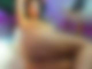 awesome-jolie's Live Sex Cam Show