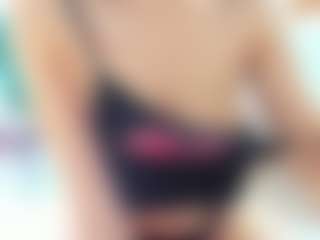 awesome-jolie's Live Sex Cam Show