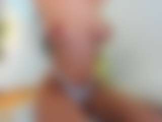 awesome-jolie's Live Sex Cam Show