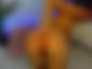 awesome-jolie's Live Sex Cam Show