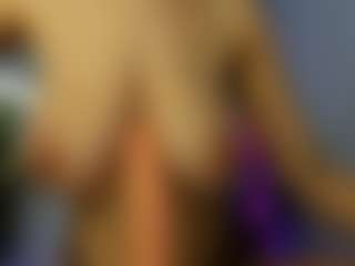 awesome-jolie's Live Sex Cam Show