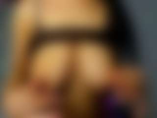 awesome-jolie's Live Sex Cam Show
