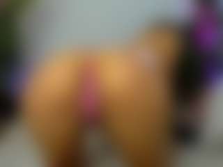 awesome-jolie's Live Sex Cam Show
