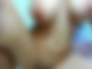awesome-jolie's Live Sex Cam Show