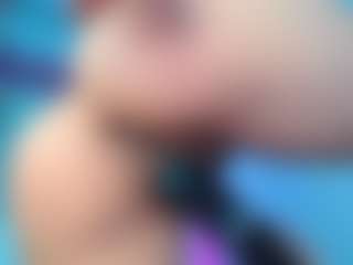 awesome-jolie's Live Sex Cam Show