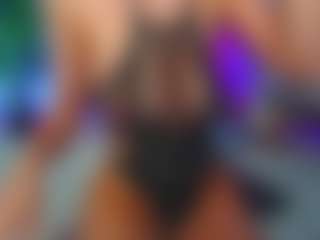 awesome-jolie's Live Sex Cam Show