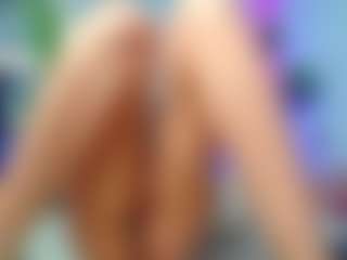 awesome-jolie's Live Sex Cam Show