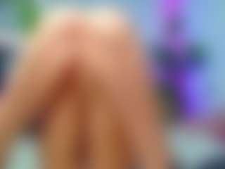 awesome-jolie's Live Sex Cam Show