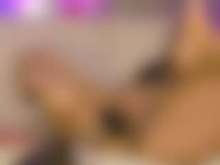 Live cam show with almacastillo - Amateur Curvy on intimatelivegirls.com