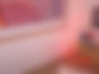 Live cam show with Arianna Suarezz - Average on CamwithHer