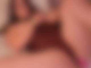 Live cam show with Arianna Suarezz - Camel Toe on Dolls Live