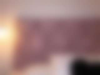 Live cam show with Arianna Suarezz - Teen (18+) on Camsoda