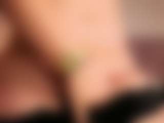 Live cam show with Arianna Suarezz - Shaved Pussy Brown Hair on sexylivex.com