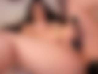 Live cam show with Arianna Suarezz - College Curvy on StripNow