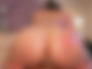 Live cam show with Arianna Suarezz - Shaved Pussy Brown Hair on crypto-cams