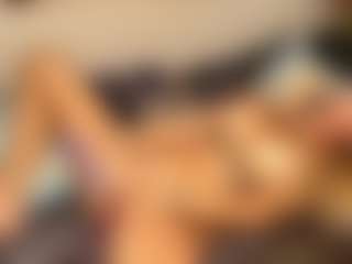 Live cam show with IhacoebRae - Blonde Hair Amateur on Milfs Live