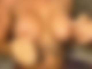 Live cam show with IhacoebRae - Spank on Camsoda