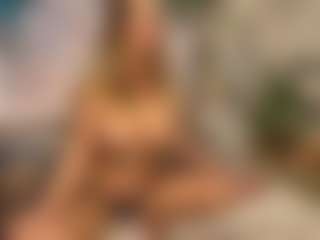 Live cam show with IhacoebRae - Spank on WildCum