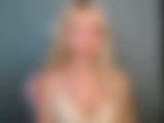 Live cam show with LuciaLittle - Upskirt on Fapmatic.com