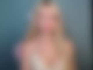 LuciaLittle's Live Sex Cam Show