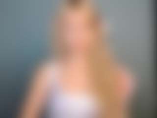LuciaLittle's Live Sex Cam Show