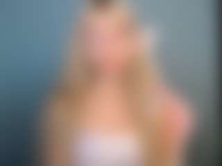 LuciaLittle's Live Sex Cam Show