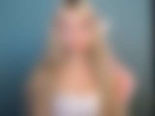 LuciaLittle's Live Sex Cam Show