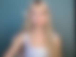 LuciaLittle's Live Sex Cam Show